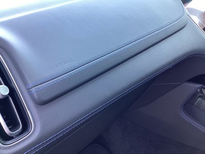 2024 Aston Martin DBX — миниатюра 12