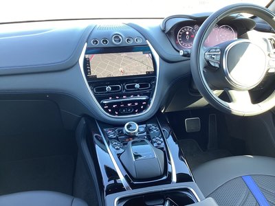 2024 Aston Martin DBX — миниатюра 10