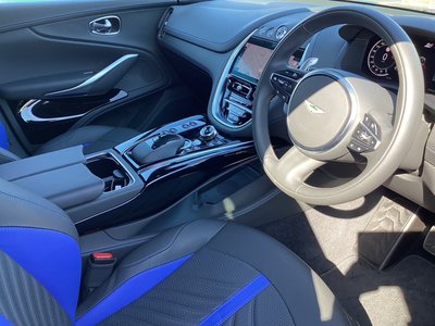 2024 Aston Martin DBX — миниатюра 9