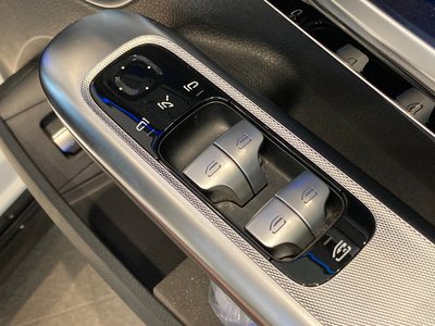 2023 Mercedes-BENZ EQE thumbnail 34