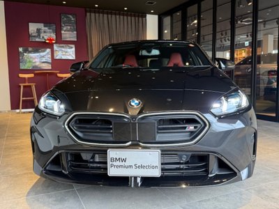2025 BMW 1 SERIES photo 10