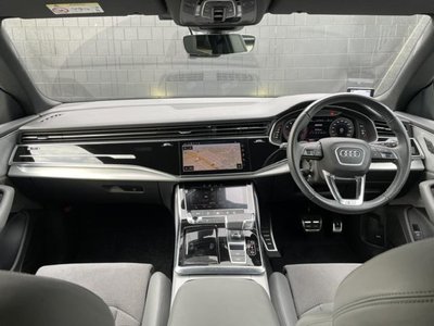 2020 AUDI Q8 photo 3