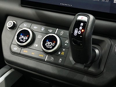 2025 LAND Rover DEFENDER thumbnail 18