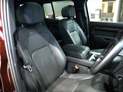 2025 LAND Rover DEFENDER thumbnail 24