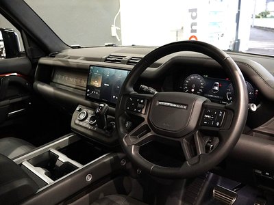 2025 LAND Rover DEFENDER photo 8