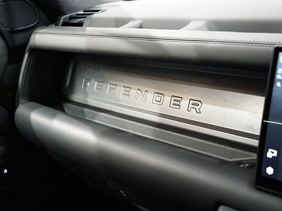 2025 LAND Rover DEFENDER thumbnail 23