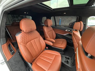 2023 BMW X7 thumbnail 41