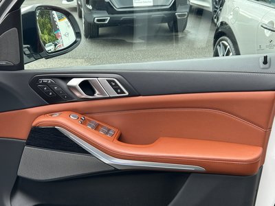 2023 BMW X7 thumbnail 33