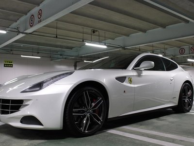 2015 Ferrari FF 缩略图 8