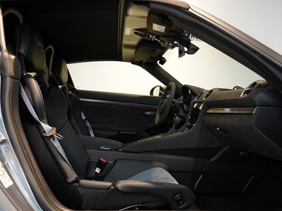 2025 Porsche 718 SPYDER thumbnail 44