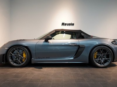 2025 Porsche 718 SPYDER photo 12