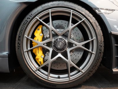 2025 Porsche 718 SPYDER photo 4