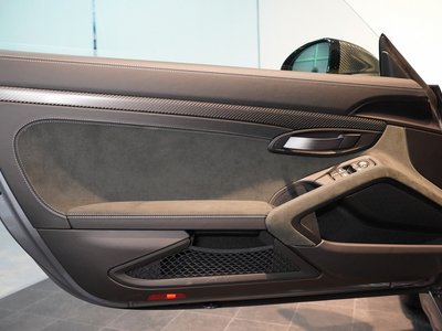 2025 Porsche 718 SPYDER thumbnail 48