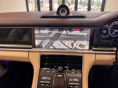 2018 Porsche PANAMERA thumbnail 27
