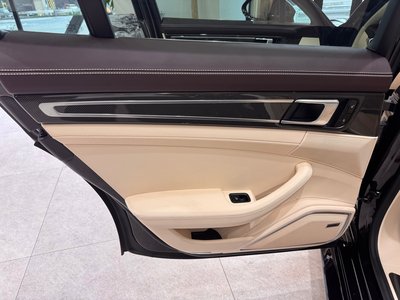 2018 Porsche PANAMERA thumbnail 22