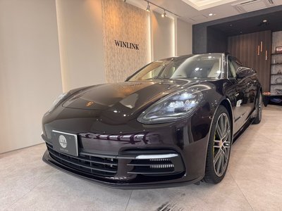 2018 Porsche PANAMERA photo 1