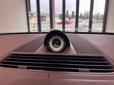 2018 Porsche PANAMERA thumbnail 32