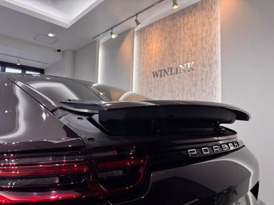 2018 Porsche PANAMERA photo 9
