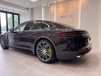 2018 Porsche PANAMERA photo 5
