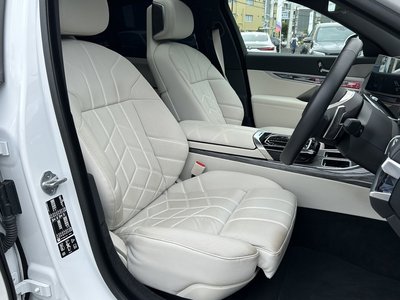 2024 BMW 7 SERIES photo 3