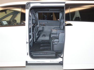 صورة 26 لـ 2024 Toyota VELLFIRE