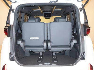 صورة 27 لـ 2024 Toyota VELLFIRE