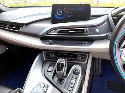 2016 BMW I8 — фото 10
