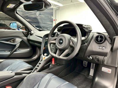 2025 Mclaren 750S photo 2