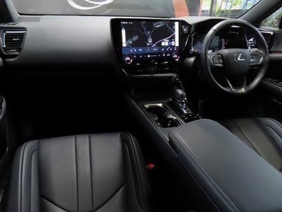 2025 Lexus NX thumbnail 64