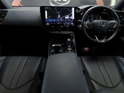 2025 Lexus NX photo 3