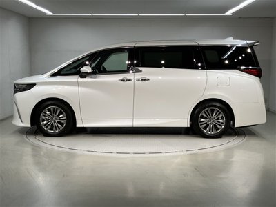 2024 Toyota ALPHARD — фото 3