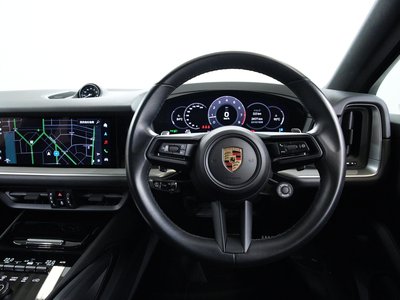 2023 Porsche CAYENNE thumbnail 42