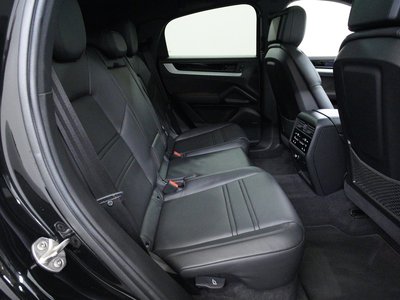 2023 Porsche CAYENNE thumbnail 36