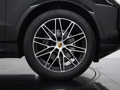 2023 Porsche CAYENNE thumbnail 23