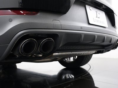 2023 Porsche CAYENNE thumbnail 19