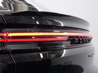 2023 Porsche CAYENNE thumbnail 18