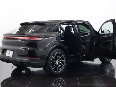 2023 Porsche CAYENNE thumbnail 22