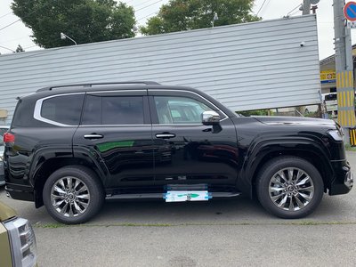 2026 Toyota LAND CRUISER 300 photo 2