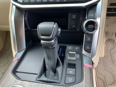 2026 Toyota LAND CRUISER 300 thumbnail 33