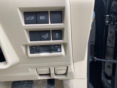2026 Toyota LAND CRUISER 300 thumbnail 26