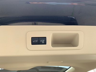 2026 Toyota LAND CRUISER 300 photo 10