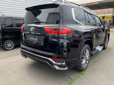 2026 Toyota LAND CRUISER 300 photo 5