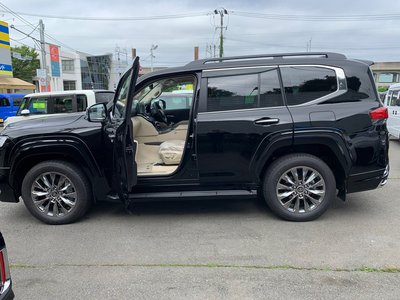 2026 Toyota LAND CRUISER 300 photo 16