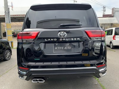 2026 Toyota LAND CRUISER 300 photo 6
