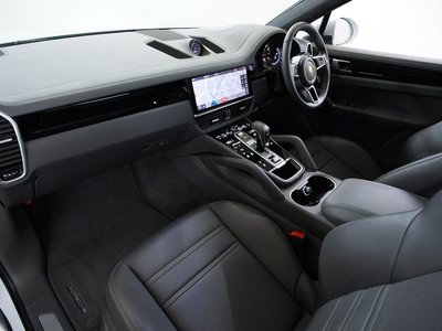 2021 Porsche CAYENNE thumbnail 41