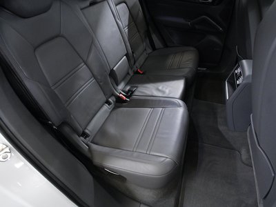2021 Porsche CAYENNE thumbnail 44