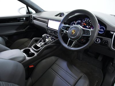 2021 Porsche CAYENNE thumbnail 38