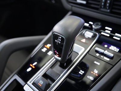 2021 Porsche CAYENNE thumbnail 36