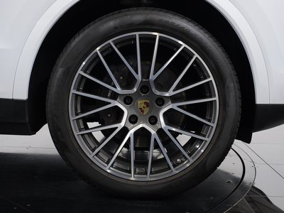 2021 Porsche CAYENNE photo 5