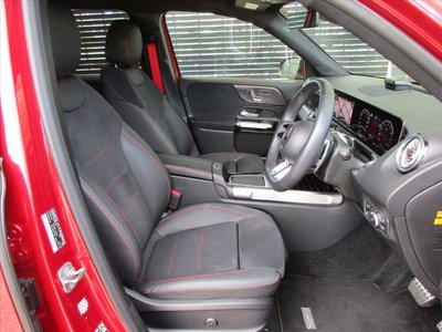 صورة مصغرة 30 لـ 2025 Mercedes-BENZ GLB AMG